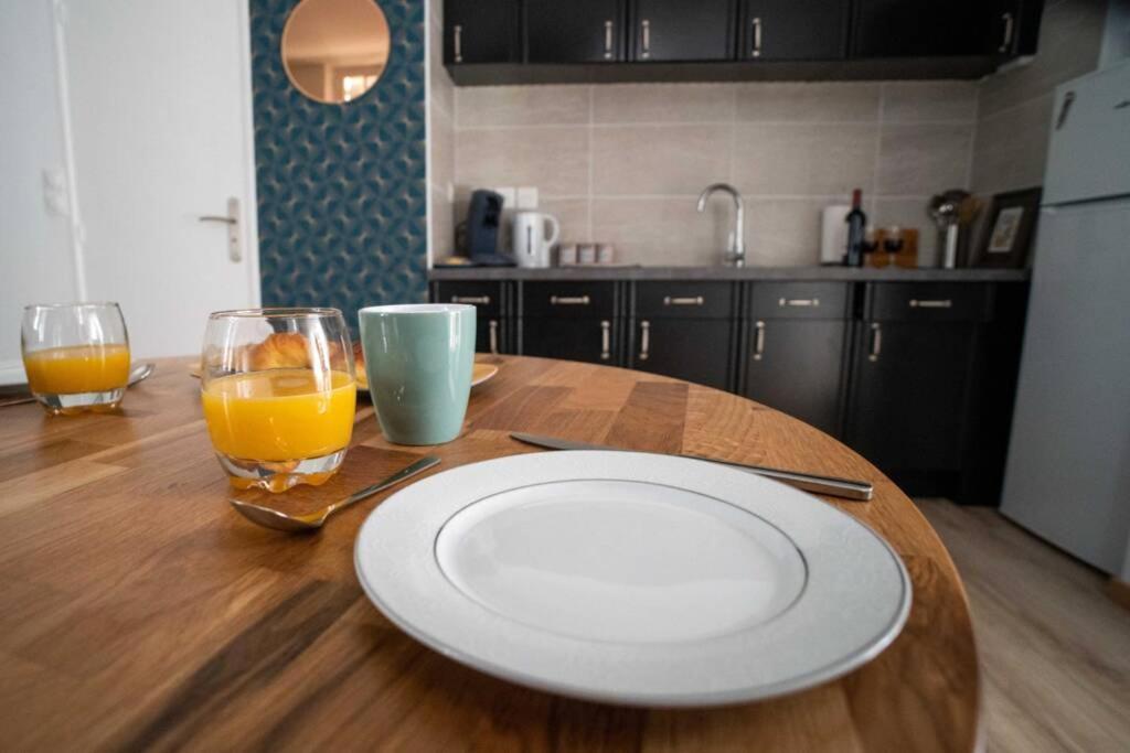 Cudjoe Apartment Динан Екстериор снимка
