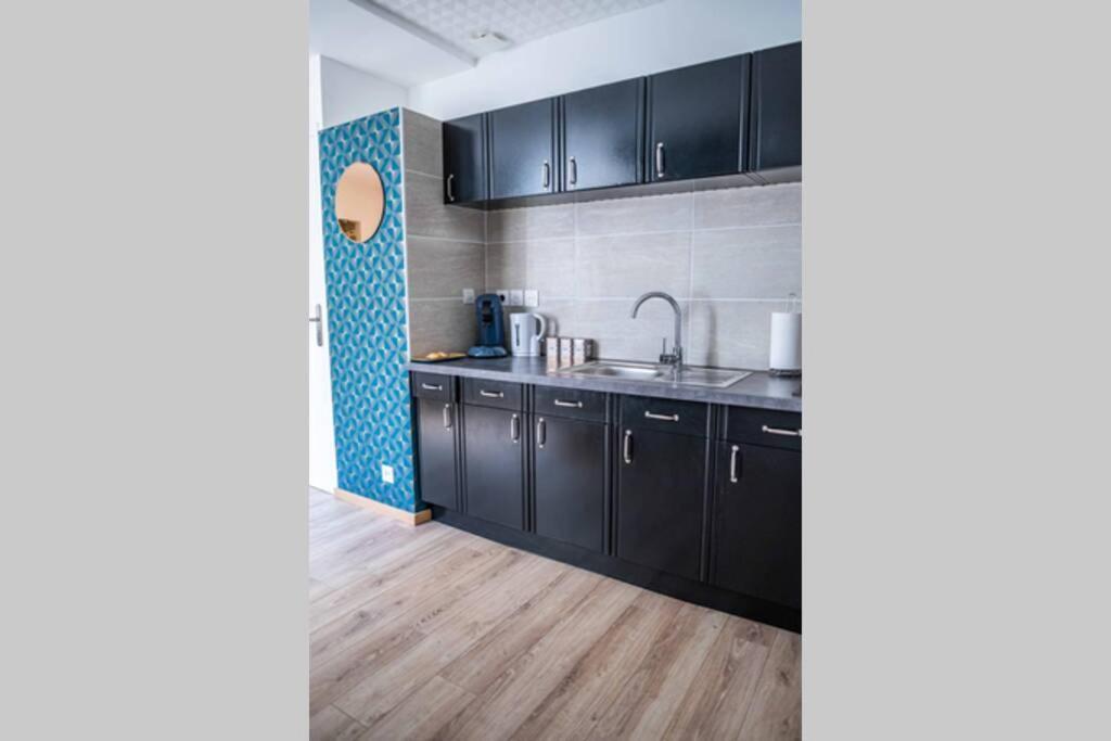 Cudjoe Apartment Динан Екстериор снимка