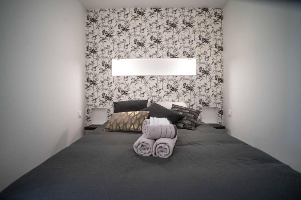 Cudjoe Apartment Динан Екстериор снимка